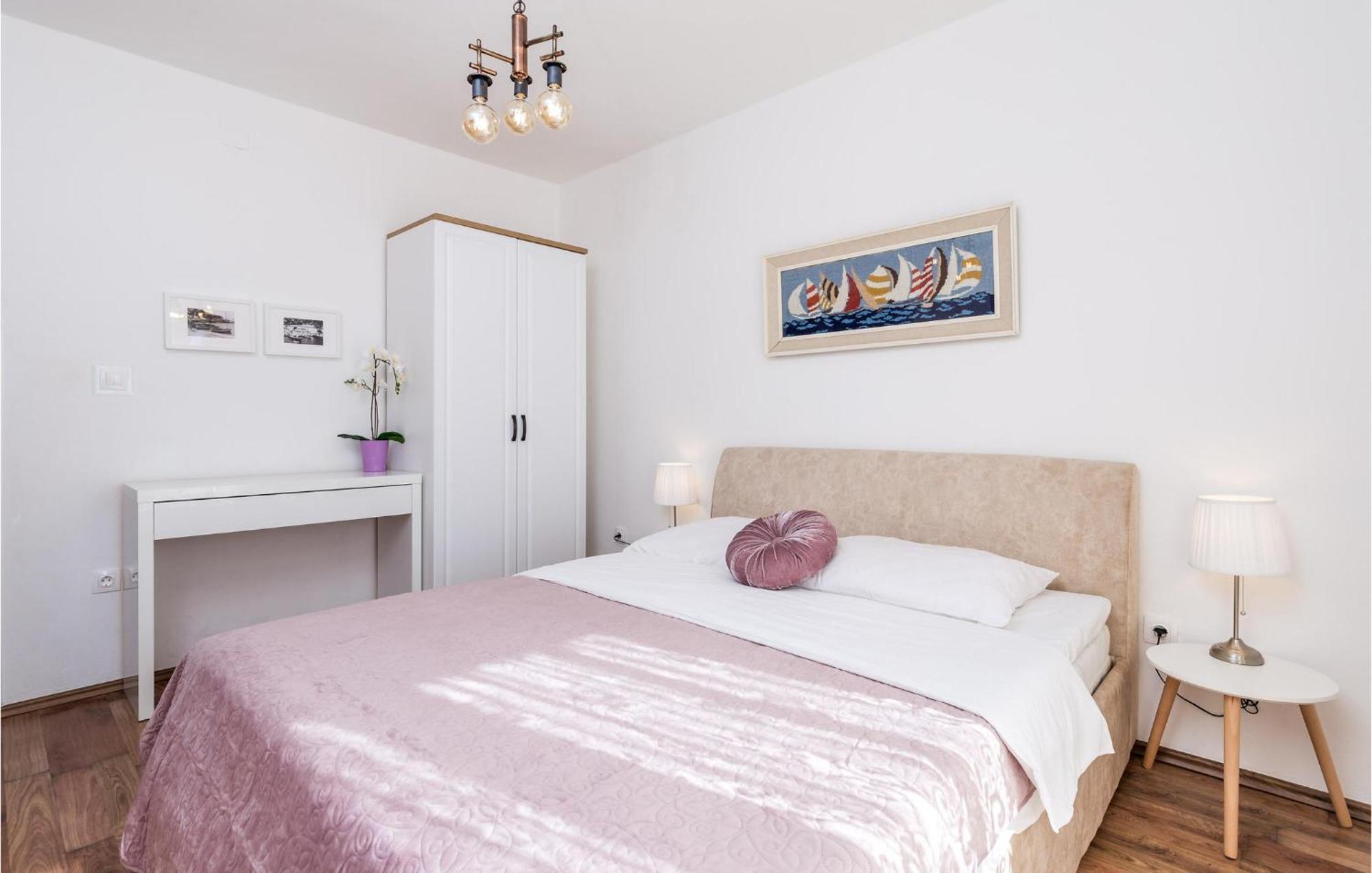4 Bedroom Awesome Apartment In スヴェティ・ユライ エクステリア 写真
