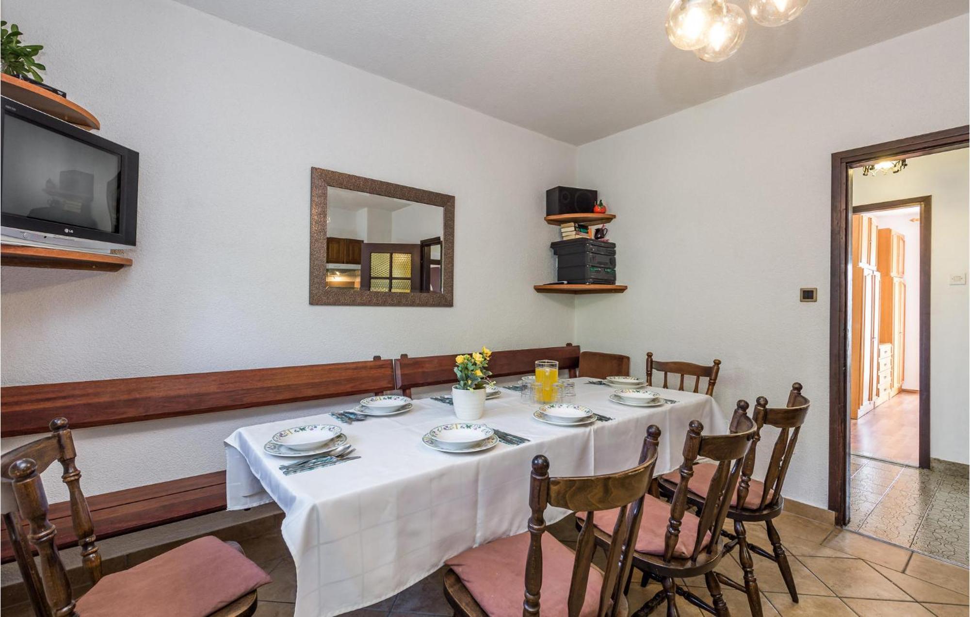 4 Bedroom Awesome Apartment In スヴェティ・ユライ エクステリア 写真