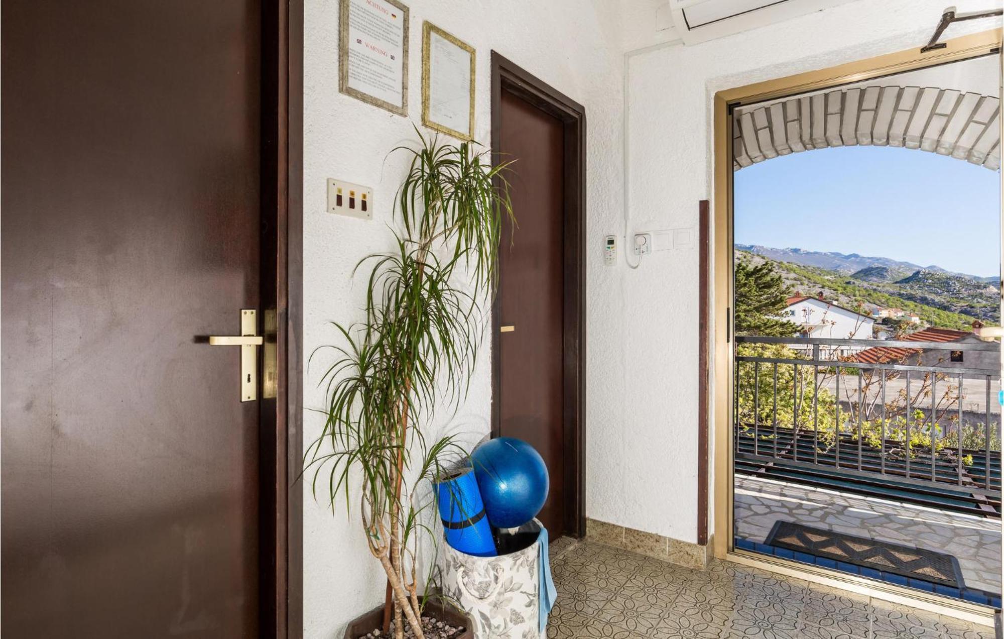 4 Bedroom Awesome Apartment In スヴェティ・ユライ エクステリア 写真
